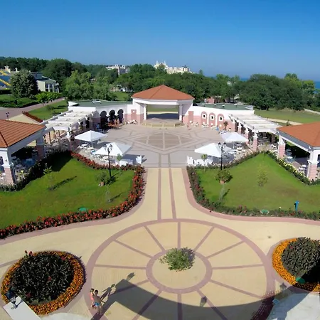 منتجع Duni Marina