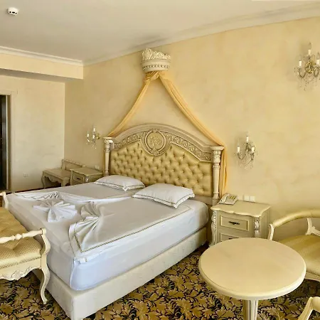 منتجع Duni Marina