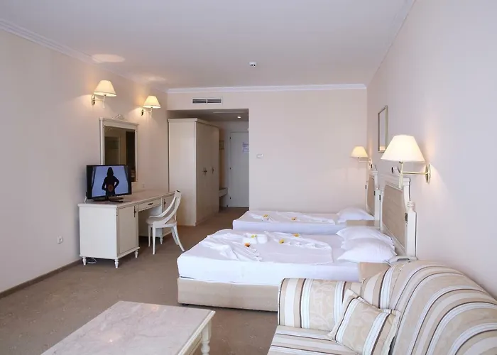 Resort Duni Marina 5*